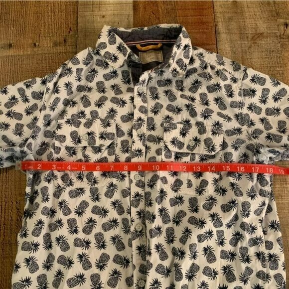Free Planet men's size small blue and white Pineapple print button up shirt - Picture 2 of 7